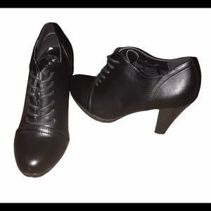 White Mountain Sammie Black Ankle Oxford Booties